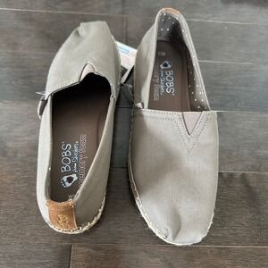 NWT Bobs by Sketchers Breeze Slip On Espadrille Sneaker Memory Form Travel 7.5